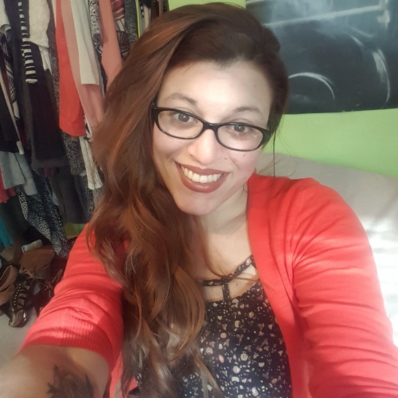 Meet your Posher, Ashley - Picture 3 of 3
